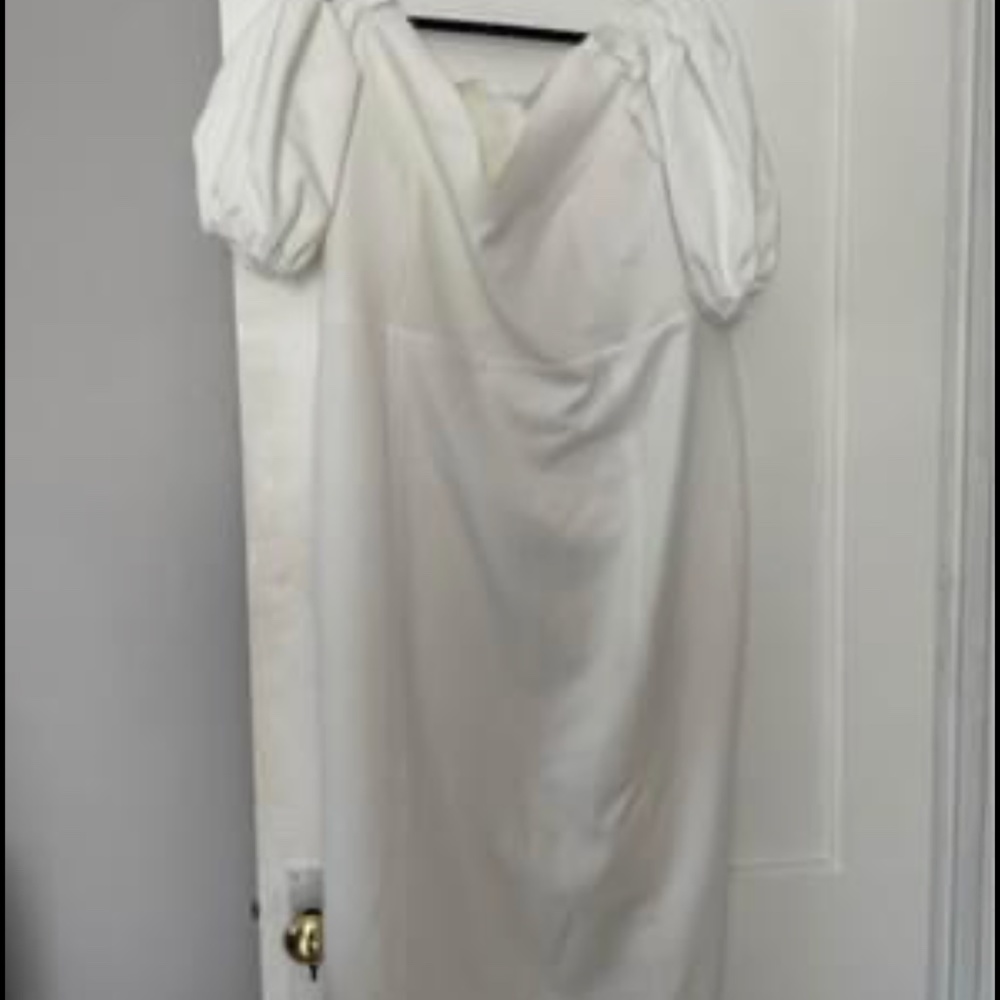 WHITE DRESS NEVER WORN SIZE 12